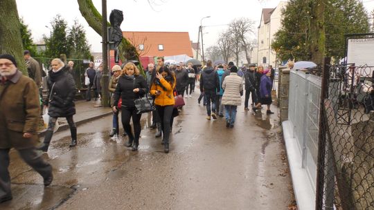 1 listopada na kościerskim cmentarzu