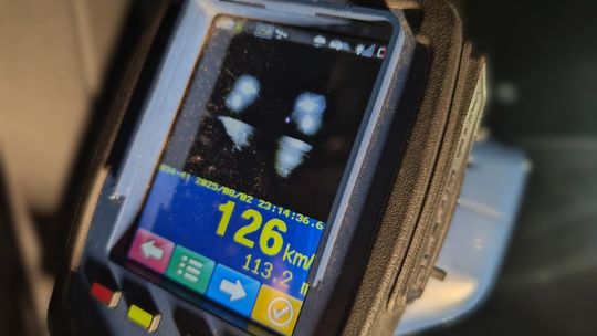 126 km/h w terenie zabudowanym. 20-latek pożegnał się z prawem jazdy