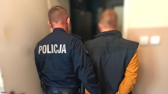 35-latek zraniony ostrym narzędziem w centrum Kościerzyny. Policja zatrzymała 30-latka