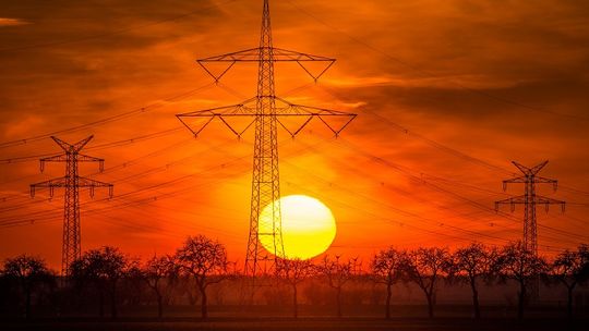 Agregaty prądotwórcze – rodzaje, funkcje, zastosowanie