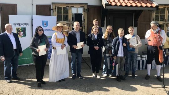 Blisko 150 osób na "Rajdzie Pieszym z Józefem Wybickim"