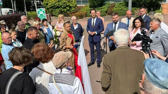 Burmistrz uspokaja, PiS alarmuje. Spór o pieniądze dla cudzoziemców