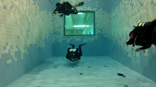 Czerwona strefa nie ogranicza korzystania z basenu Czerwona strefa nie ogranicza korzystania z basenu