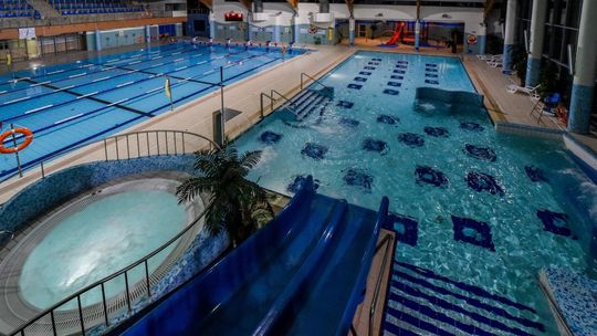 Część basenu jest nieczynna ze względu na zanieczyszczenia