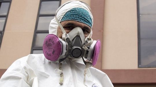 Czy TBS dezynfekuje klatki schodowe w blokach