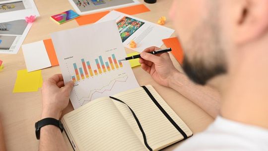 Dmuchane place zabaw jako sposób na zwiększenie przychodów w parkach rozrywki i centrach handlowych