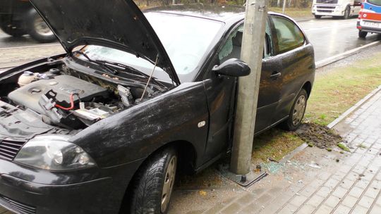 Dwie kolizje na drogach. Jest ślisko! 