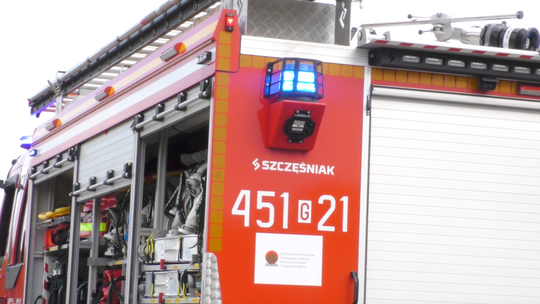 Dziecko zatrzaśnięte w aucie. Błyskawiczna akcja służb w Kościerzynie