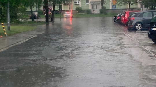 Dzisiaj możliwe ulewy i burze z gradem