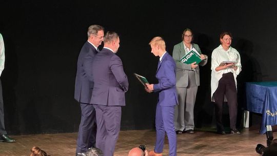 Edukacyjne wyróżnienia: Kościerzyna świętuje Dzień Edukacji Narodowej