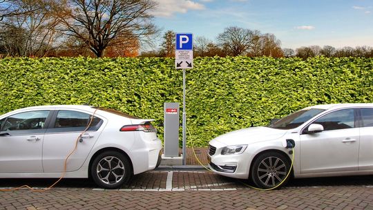 Gdzie w Kościerzynie zaparkować "elektryka" bez opłat ?