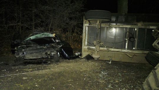 Głodowo. Zderzenie osobówki z traktorem