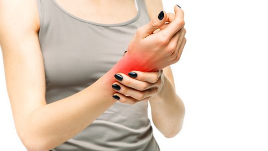 Glukozamina – sposób działania i zastosowanie