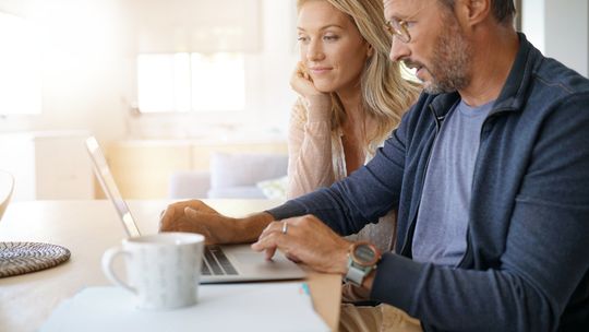 Jak rozliczyć PIT online? Cenne wskazówki 