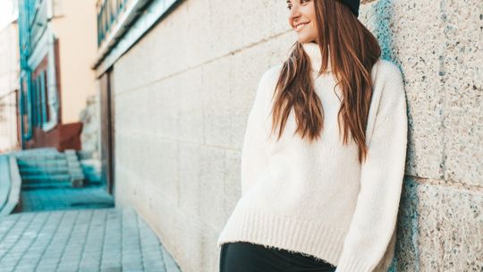 Jak wybrać materiał na bluzę do wiosennych spacerów