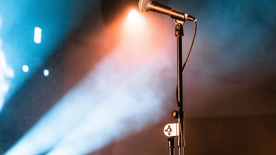 Jak zorganizować imprezę karaoke?