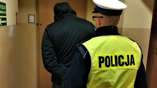 Jechał z kobietą do której nie powinien się zbliżać