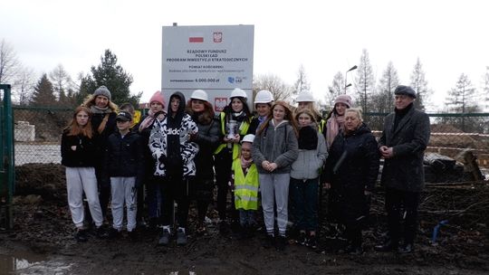 "Kapsuła czasu" została zatopiona w betonie