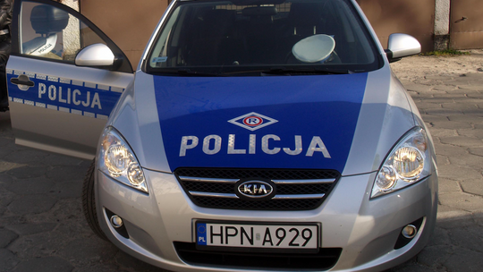 Karsin: Policjanci zatrzymali ukrywającą się 34-latkę. Spędzi miesiąc w więzieniu