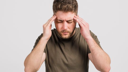 Kiedy warto skonsultować się z neurologiem i jakie objawy powinny zaniepokoić?