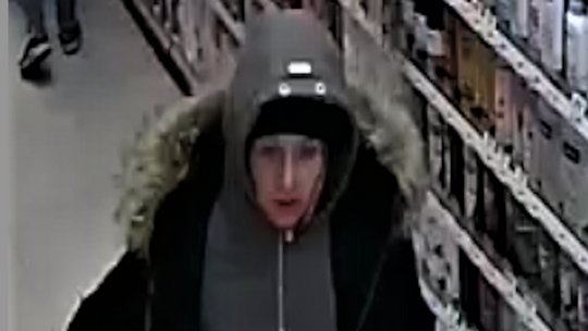 Kobieta poszukiwana za kradzież