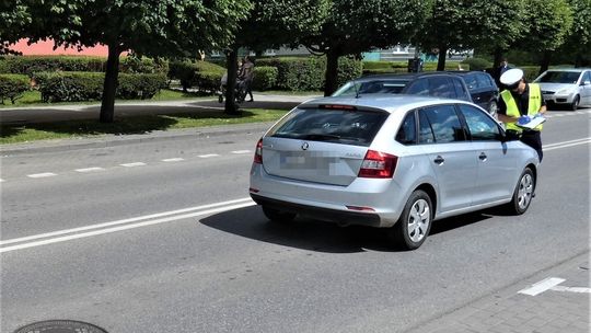 Kobieta wtargnęła na jezdnię