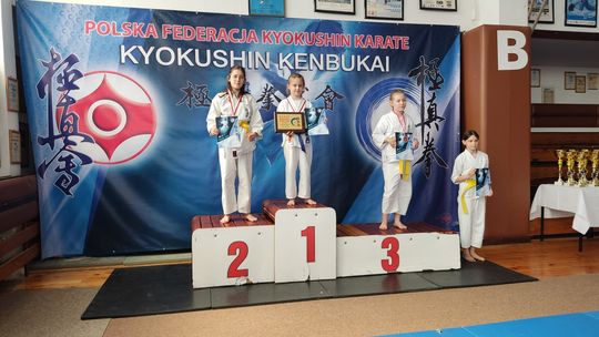 Kolejne medale karateków