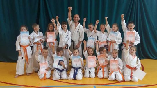 Kościerscy karatecy na Letniej Szkole w Tucholi
