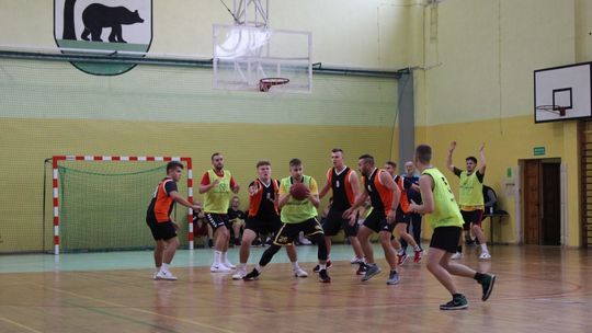 Kościerscy koszykarze zmagali się w "szóstce"