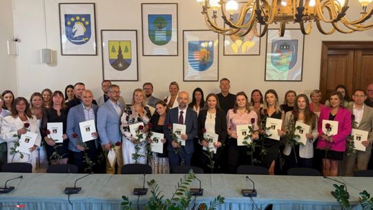 Kościerzyna: 30 nauczycieli odebrało w starostwie akty nauczyciela mianowanego