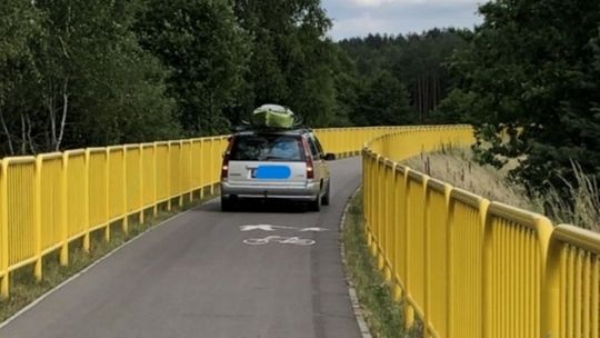 Kościerzyna: kierowca ukarany za jazdę po ścieżce rowerowej