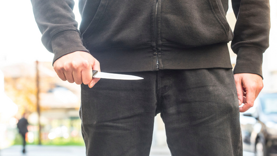 Kościerzyna: Mężczyzna z nożem wszczyna awanturę w przychodni