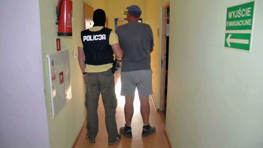 Kościerzyna. Okradli sklep odzieżowy. Grozi im 10 lat więzienia