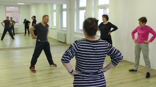 Kościerzyna. Seniorzy opanowują techniki samoobrony