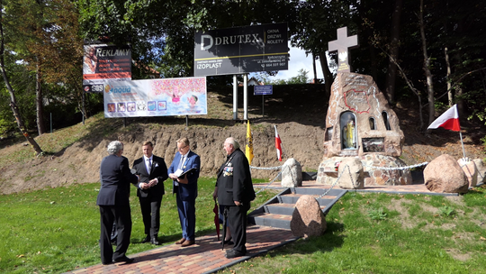 Krzyż zasługi "Semper Fidelis Victoria" dla Waldemara Bonkowskiego