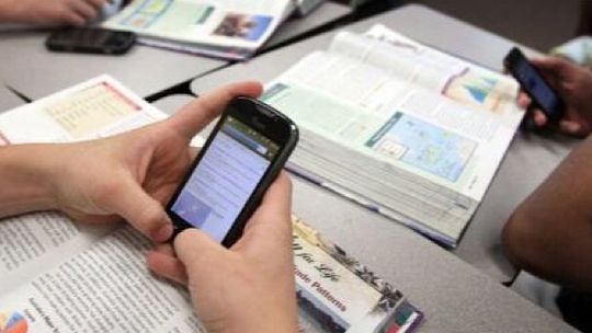 Legitymacja szkolna w telefonie.