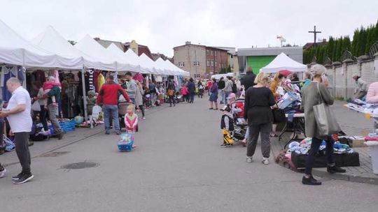 Letnia Giełda Mam na targowisku