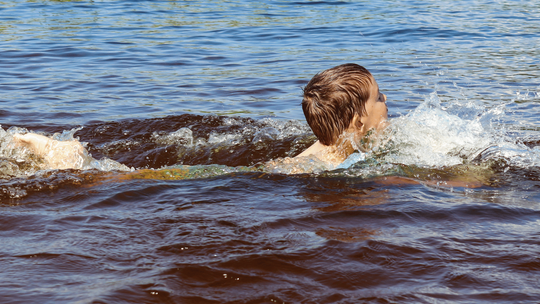 Letnie kąpieliska w Gminie Kościerzyna – sprawdź, gdzie się kąpać!