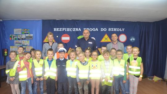 Liniewo. Policjanci spotkali się z uczniami