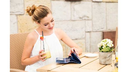 Małe portmonetki damskie - idealny pomysł na prezent