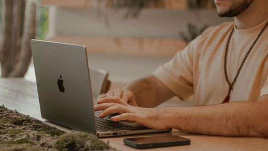 Media plan dla małych i średnich przedsiębiorstw. Przewodnik krok po kroku