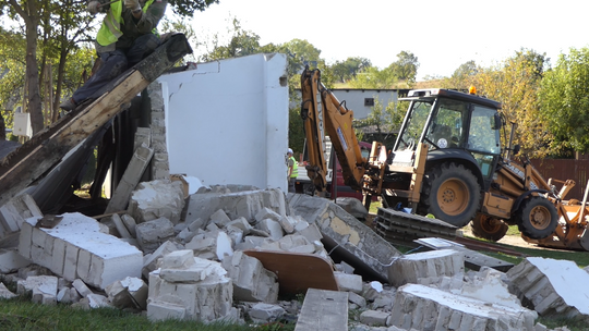 Modernizacja terenu nad jez.Gałęźnym rozpoczęta Modernizacja terenu nad jez.Gałęźnym rozpoczęta