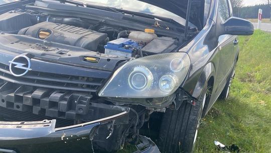 Niebezpieczne zdarzenie drogowe w Korne - kierowca zmuszony do ucieczki do rowu