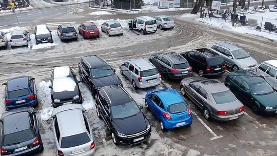 Nowe Zasady Parkowania przy Cmentarzu w Kościerzynie – Co się Zmieni?