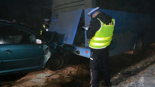 Nowy Klincz. Osobówka wjechała w tył autobusu