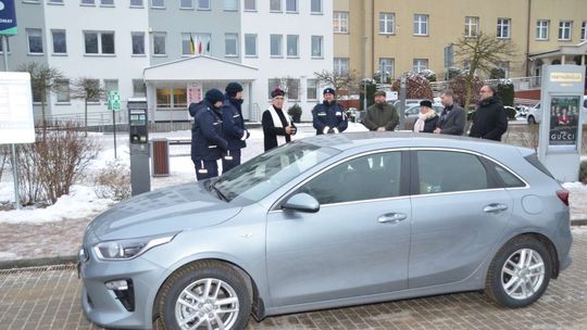 Nowy nieoznakowany radiowóz otrzymała kościerska policja