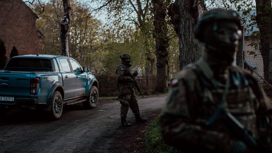 Odbijali szkołę z rąk zamachowców