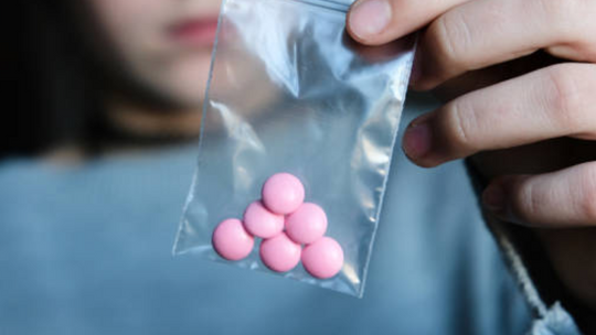 Oferował narkotyki dzieciom