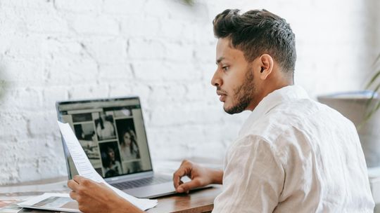 Outsourcing SEO – jak zyskać przewagę dzięki współpracy z ekspertami?