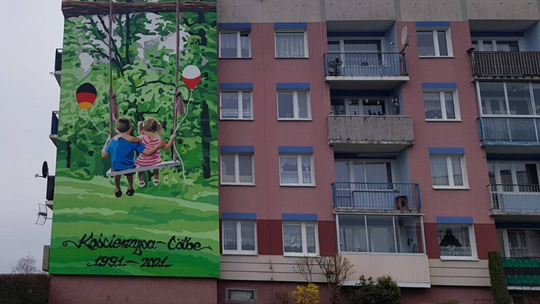 Pamiątkowy mural w Łubianie. Co przedstawia ?